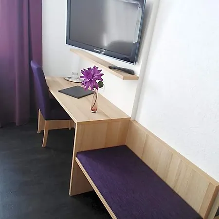 Am Stadtrand 3*